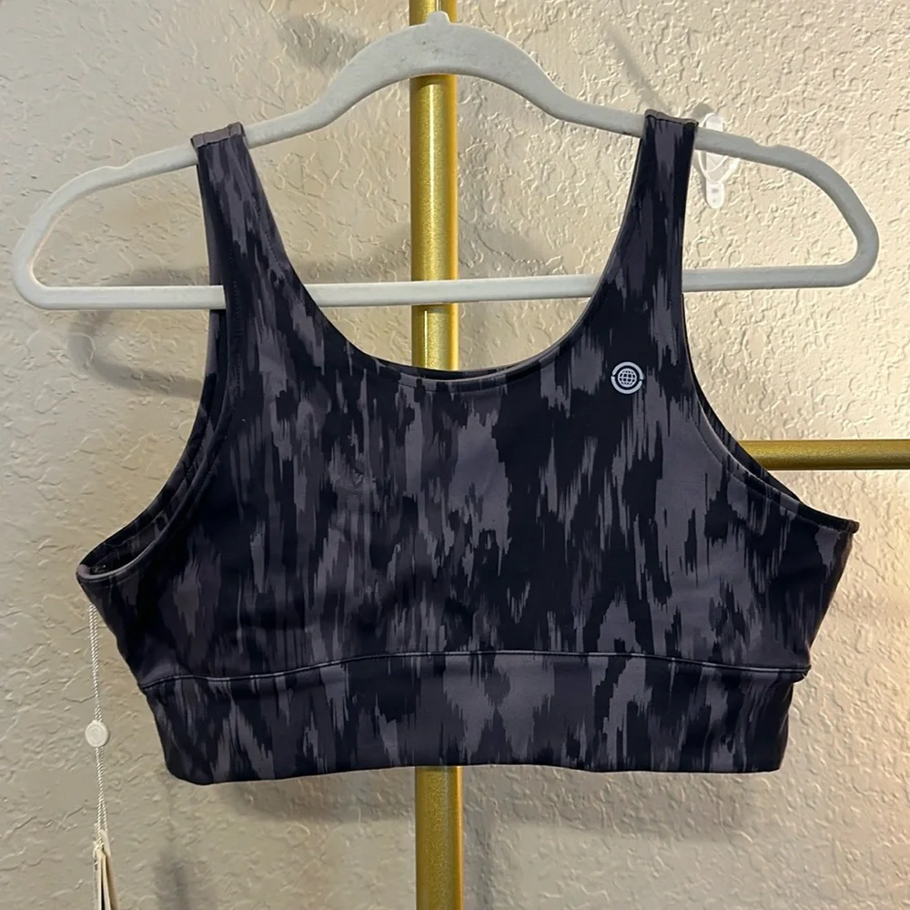 NWT MAX STUDIO PERFORMANCE reversible sports bra v